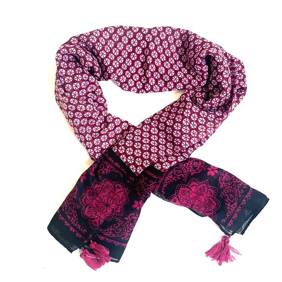 scraf - Picture 1 of 5